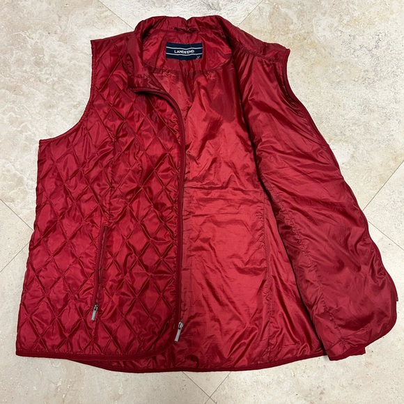 Lands End Women’s Winter Vest 🎅🧑‍🎄🎄 - Picture 2 of 9